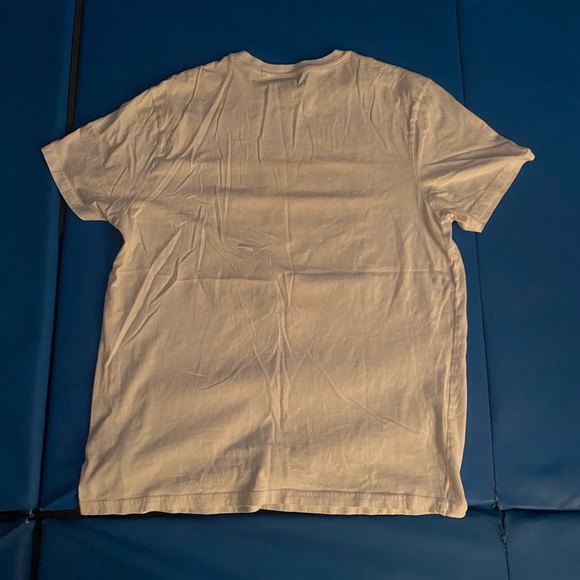 Guess Los Angeles Graphic T-Shirt with Gold Accents - Men’s Large - Picture 4 of 4